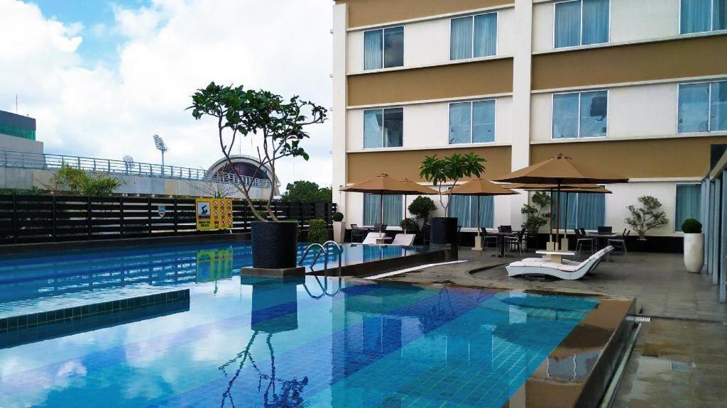The Arista Hotel Palembang Exterior photo