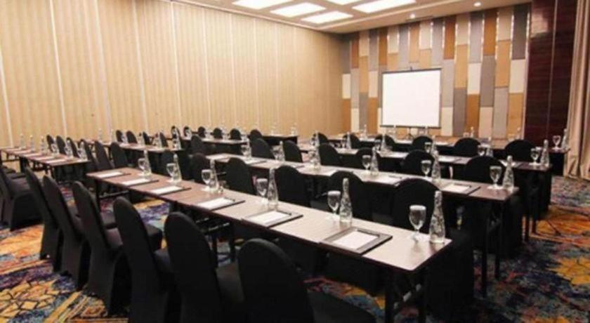 The Arista Hotel Palembang Exterior photo