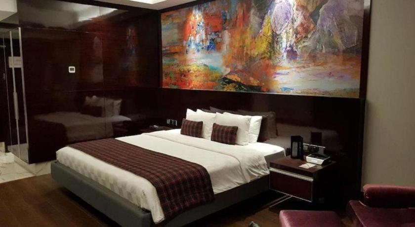The Arista Hotel Palembang Exterior photo